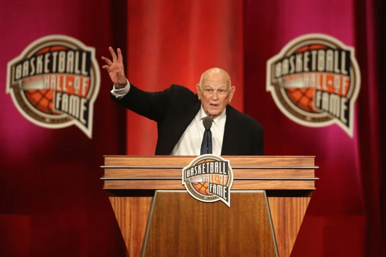 L’allenatore della Basketball Hall of Fame aveva 92 anni