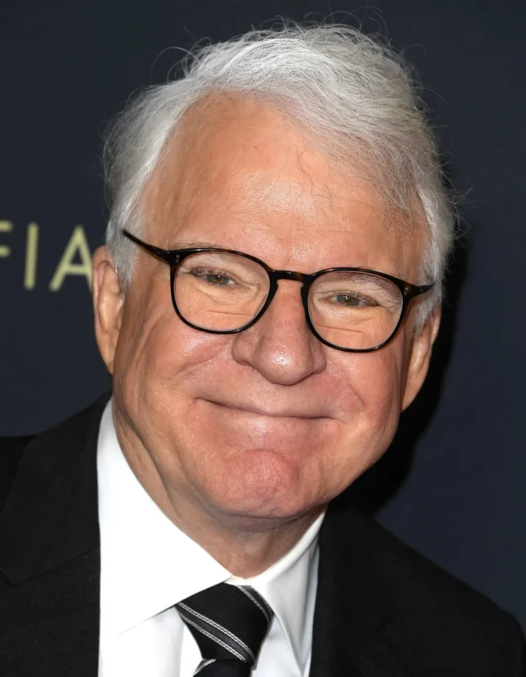 Steve Martin riflette sugli insulti del burlone britannico Dennis Pennis