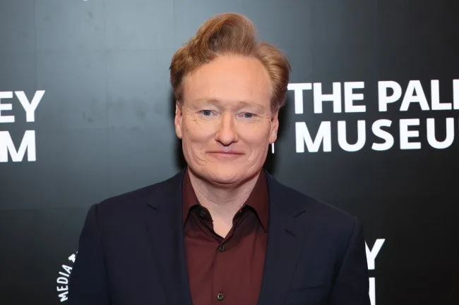 Conan O’Brien prende in giro il cambio di nome di HBO Max